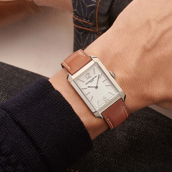 Hampton 43 X 27 mm quartz en acier inoxydable